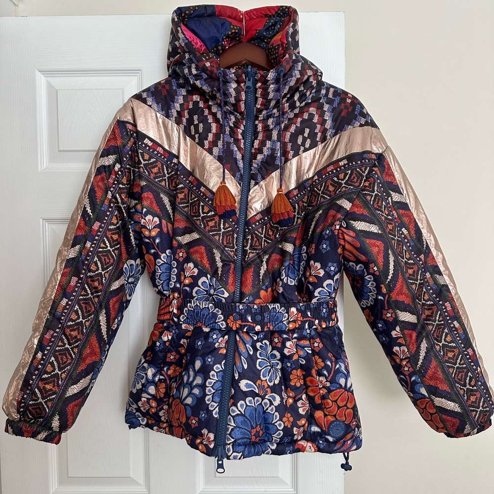 Farm Rio reversible hooded puffer - M - statement jacket - Picture 3 of 17